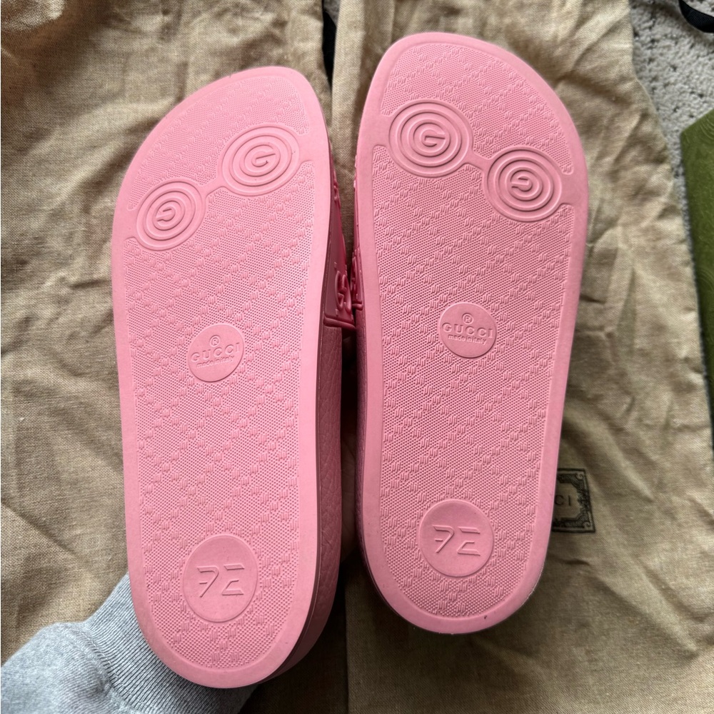 NEW Gucci Pink Logo Slide Sandals sz 40 or 9-9.5 - Picture 3 of 8